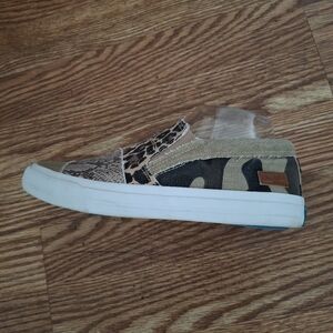 Blowfish Sneakers Sz 7.5